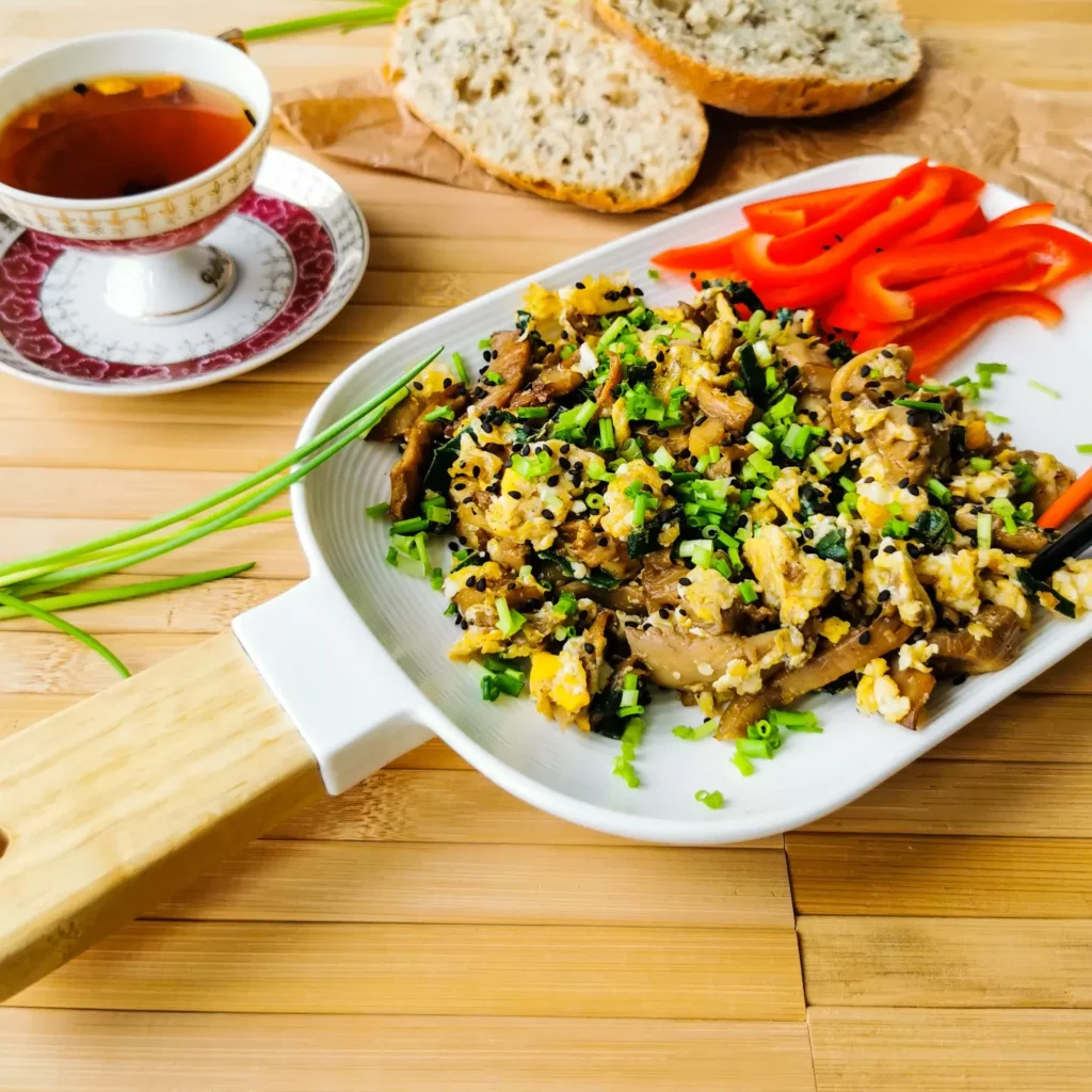 Jajecznica w stylu azjatyckim - śniadaniowy hit